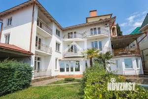 Коттедж 363м², 3-этажный, участок 4 сот.