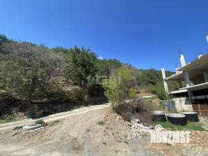 Дом 1950м², 3-этажный, участок 12 сот.