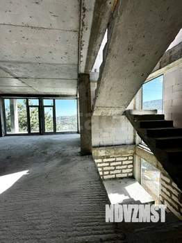 Дом 584м², 3-этажный, участок 4 сот.