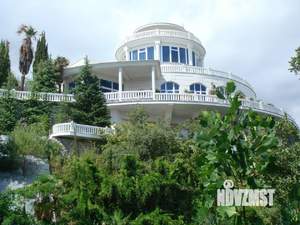 Дом 830м², 3-этажный, участок 10 сот.