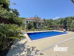 Дом 600м², 3-этажный, участок 20 сот.