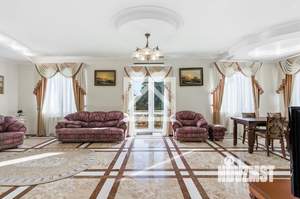 Дом 277м², 3-этажный, участок 5 сот.