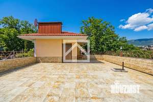 Дом 300м², 3-этажный, участок 3 сот.