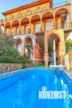 Дом 706м², 4-этажный, участок 7 сот.