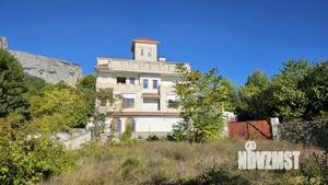 Дом 555м², 4-этажный, участок 15 сот.