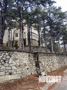 Дом 687м², 4-этажный, участок 15 сот.