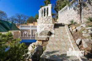 Дом 770м², 3-этажный, участок 16 сот.