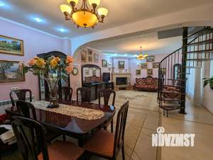 Дом 225м², 3-этажный, участок 3 сот.