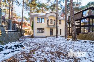 Дом 300м², 3-этажный, участок 10 сот.