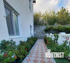 Дом 215м², 3-этажный, участок 14 сот.