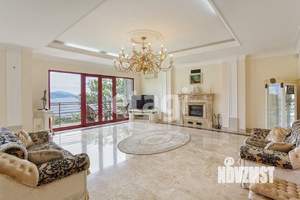 Дом 310м², 3-этажный, участок 1 сот.