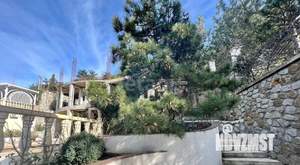 Дом 294м², 3-этажный, участок 8 сот.