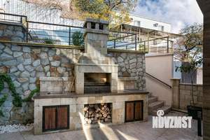 Дом 247м², 3-этажный, участок 8 сот.