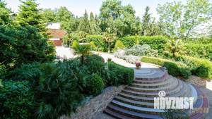 Дом 1307м², 5-этажный, участок 50 сот.