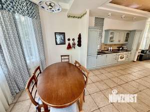 Таунхаус 300м², 3-этажный, участок 1 сот.