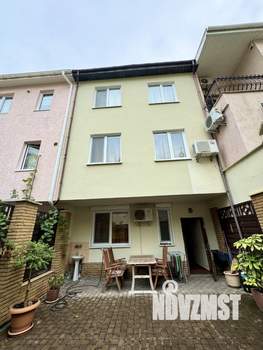 Таунхаус 196м², 4-этажный, участок 2 сот.