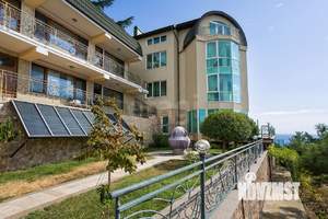 Дом 1500м², 4-этажный, участок 42 сот.