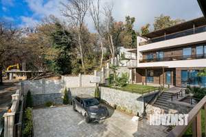 Дом 247м², 3-этажный, участок 8 сот.