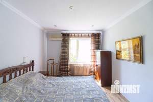 Дом 302м², 3-этажный, участок 11 сот.