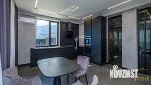 Коттедж 554м², 3-этажный, участок 5 сот.