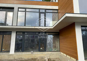 Дом 306м², 3-этажный, участок 4 сот.