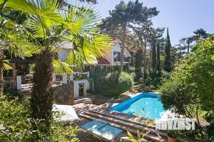 Дом 400м², 3-этажный, участок 41 сот.