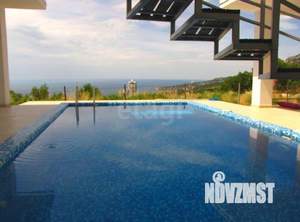 Дом 440м², 3-этажный, участок 6 сот.