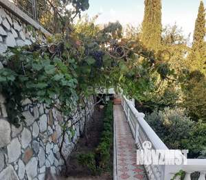 Дом 215м², 3-этажный, участок 14 сот.