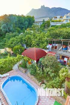 Дом 706м², 4-этажный, участок 7 сот.