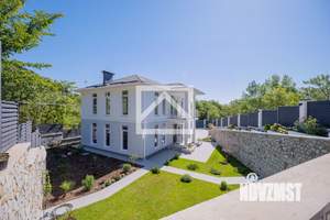 Дом 238м², 2-этажный, участок 7 сот.