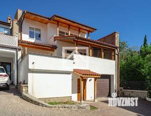 Дом 267м², 3-этажный, участок 5 сот.