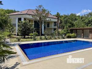 Дом 600м², 3-этажный, участок 20 сот.