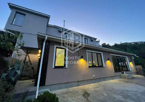 Дом 224м², 3-этажный, участок 8 сот.