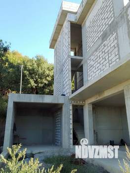 Дом 220м², 3-этажный, участок 3 сот.