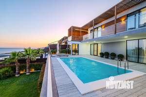 Дом 297м², 2-этажный, участок 6 сот.