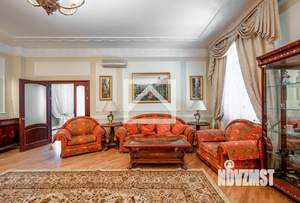 Дом 528м², 3-этажный, участок 17 сот.