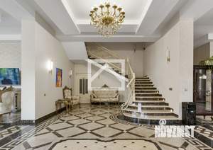 Дом 1480м², 4-этажный, участок 25 сот.