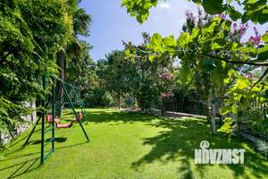 Дом 580м², 3-этажный, участок 22 сот.