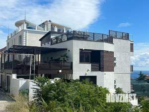 Дом 400м², 4-этажный, участок 3 сот.