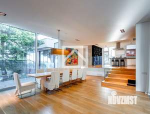 Дом 703м², 2-этажный, участок 12 сот.