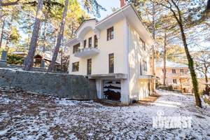 Дом 300м², 3-этажный, участок 10 сот.