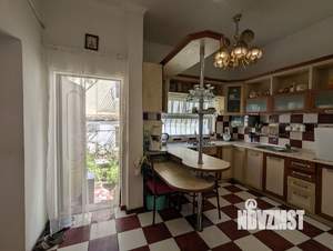 Дом 225м², 3-этажный, участок 3 сот.