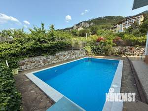 Дом 317м², 3-этажный, участок 5 сот.