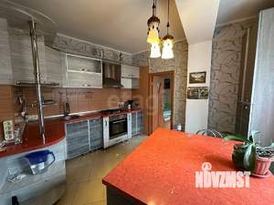 Дом 270м², 3-этажный, участок 3 сот.