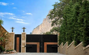 Дом 3271м², 4-этажный, участок 65 сот.