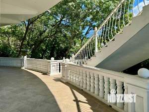 Дом 830м², 3-этажный, участок 10 сот.