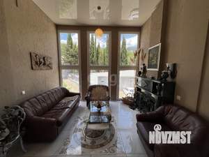 Дом 606м², 4-этажный, участок 15 сот.