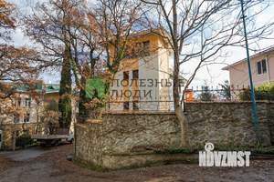 Дом 300м², 3-этажный, участок 3 сот.