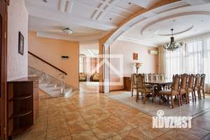 Дом 515м², 4-этажный, участок 10 сот.