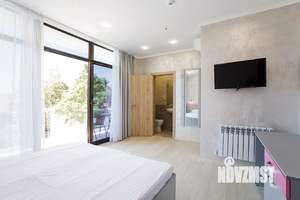 Дом 299м², 2-этажный, участок 3 сот.